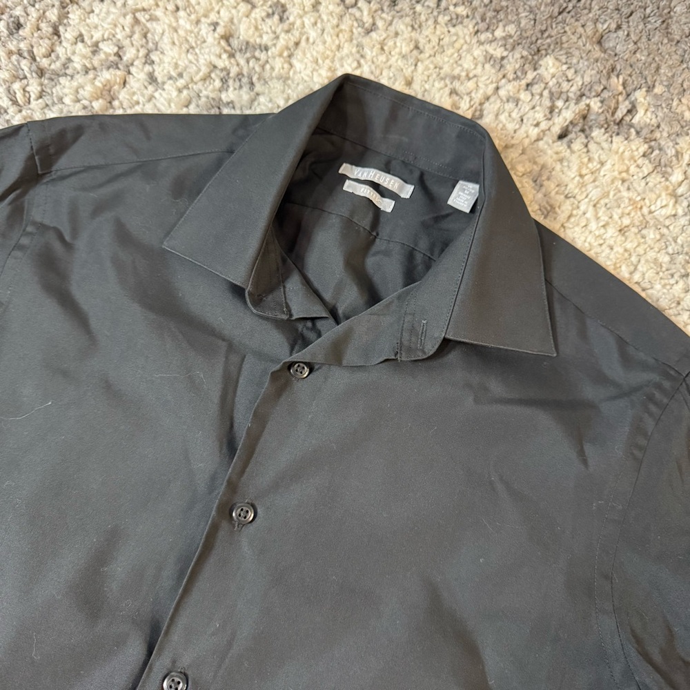 Van Heusen, Men's Solid Black Long Sleeve Button Down Fitted Dress Shirt - Picture 4 of 6